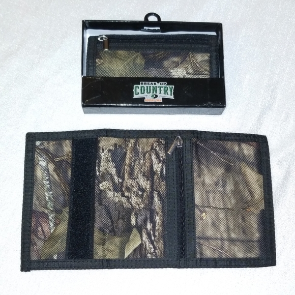 Mossy Oak Other - Mossy Oak Trifold Canvas Wallet